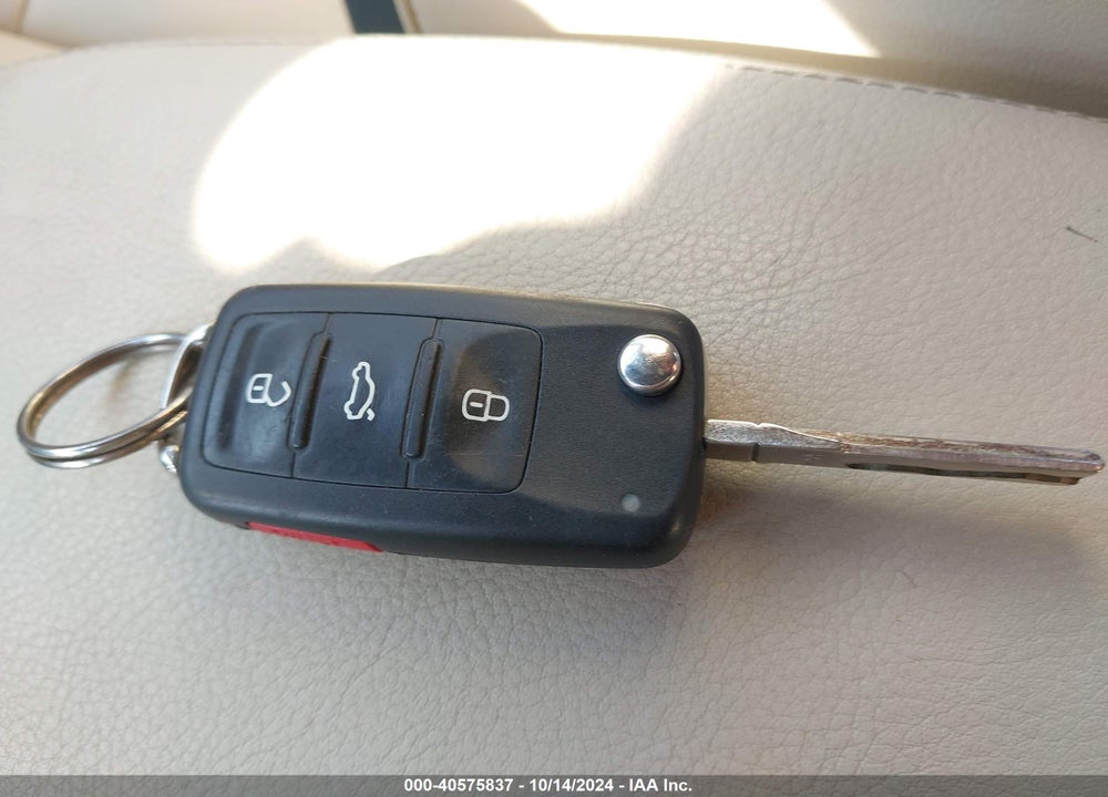 2013 VOLKSWAGEN EOS LUX VIN: WVWFW8AH8DV007217