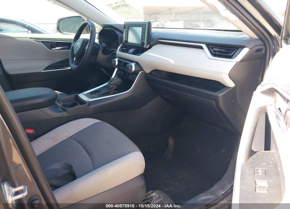 2019 TOYOTA RAV4 XLE VIN: 2T3W1RFV2KC005716