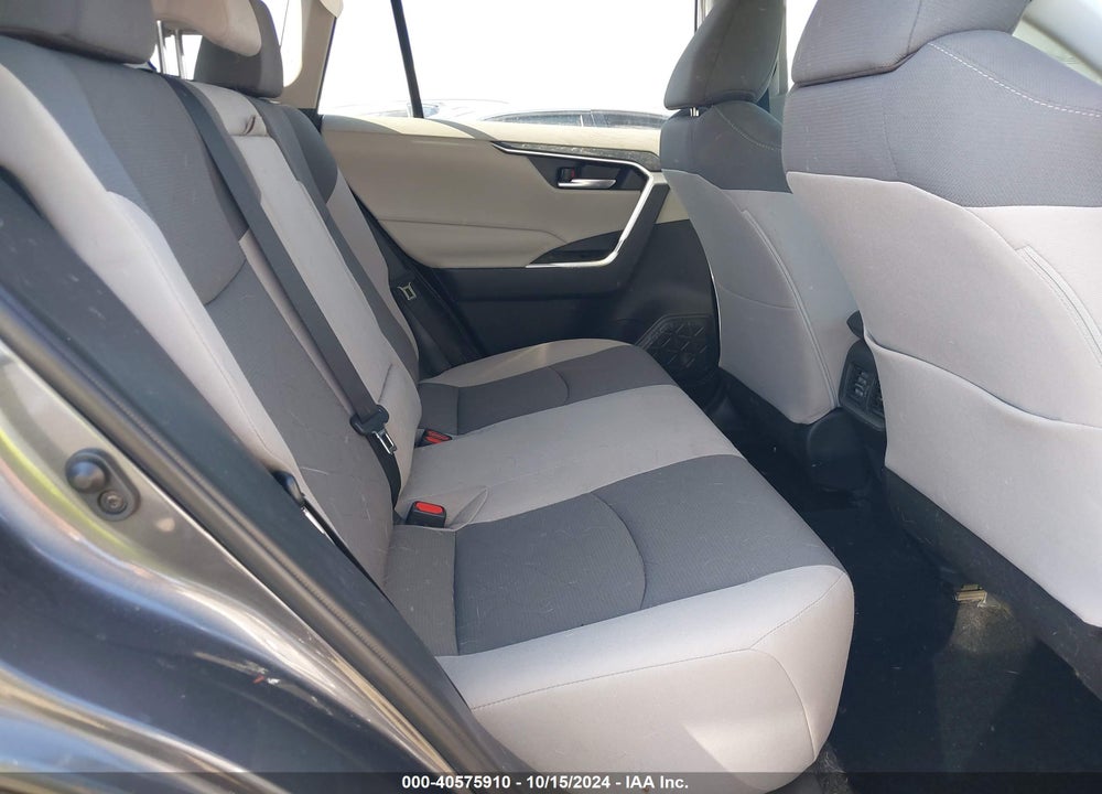 2019 TOYOTA RAV4 XLE VIN: 2T3W1RFV2KC005716