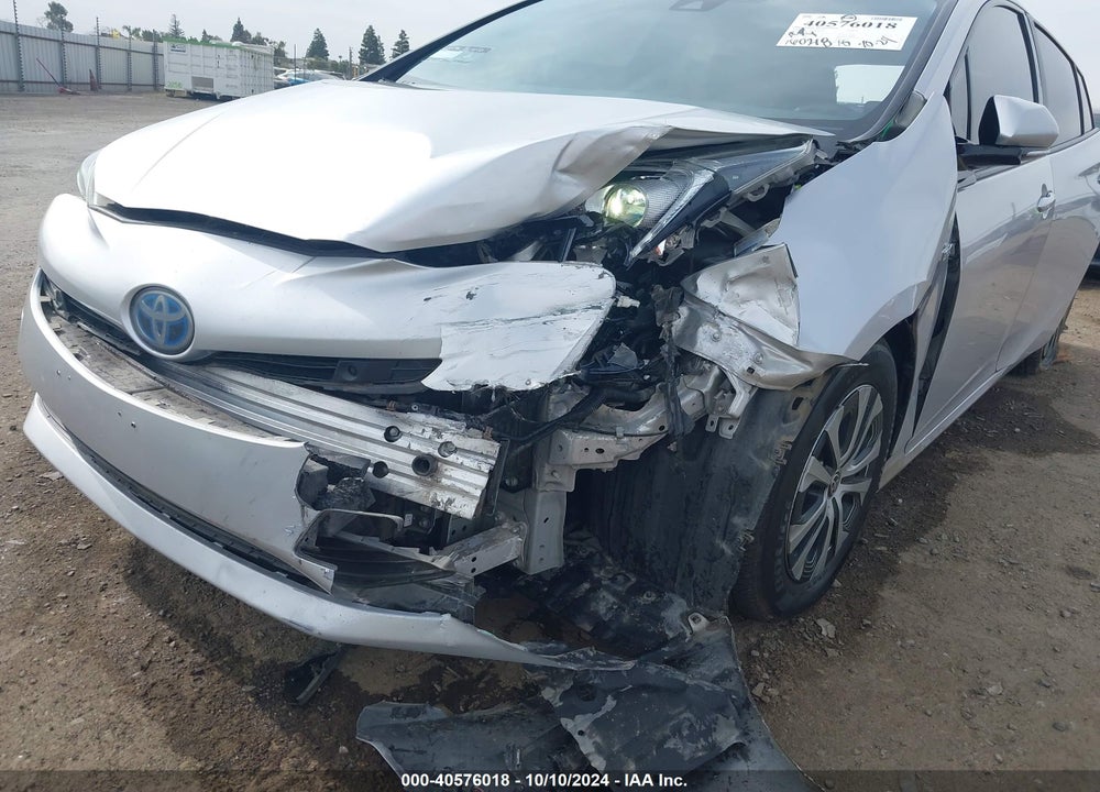 2018 TOYOTA PRIUS TWO VIN: JTDKBRFU9J3604020