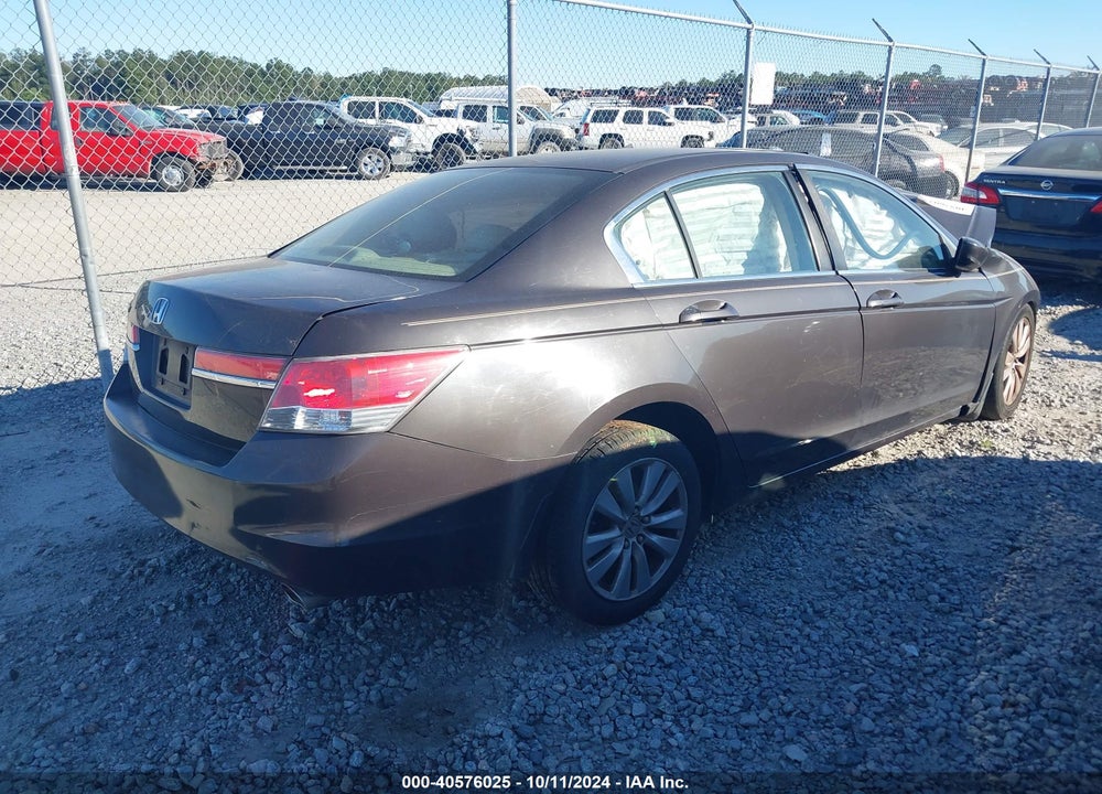 2011 HONDA ACCORD 2.4 EX VIN: 1HGCP2F70BA056818