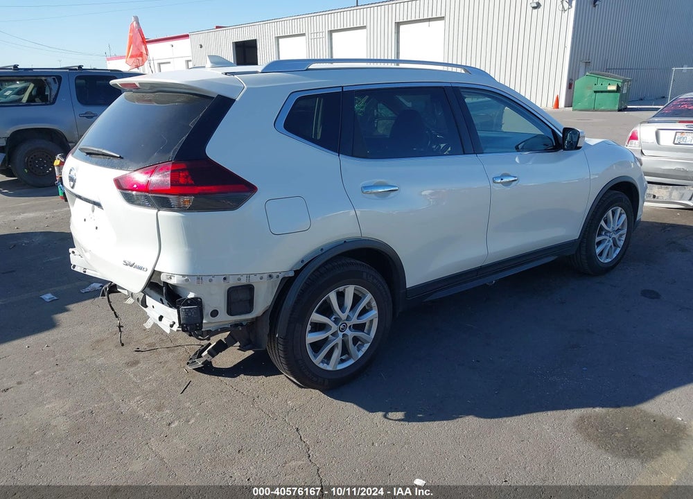 2018 NISSAN ROGUE SV VIN: KNMAT2MV5JP548226