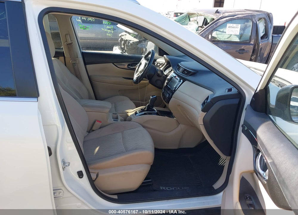 2018 NISSAN ROGUE SV VIN: KNMAT2MV5JP548226