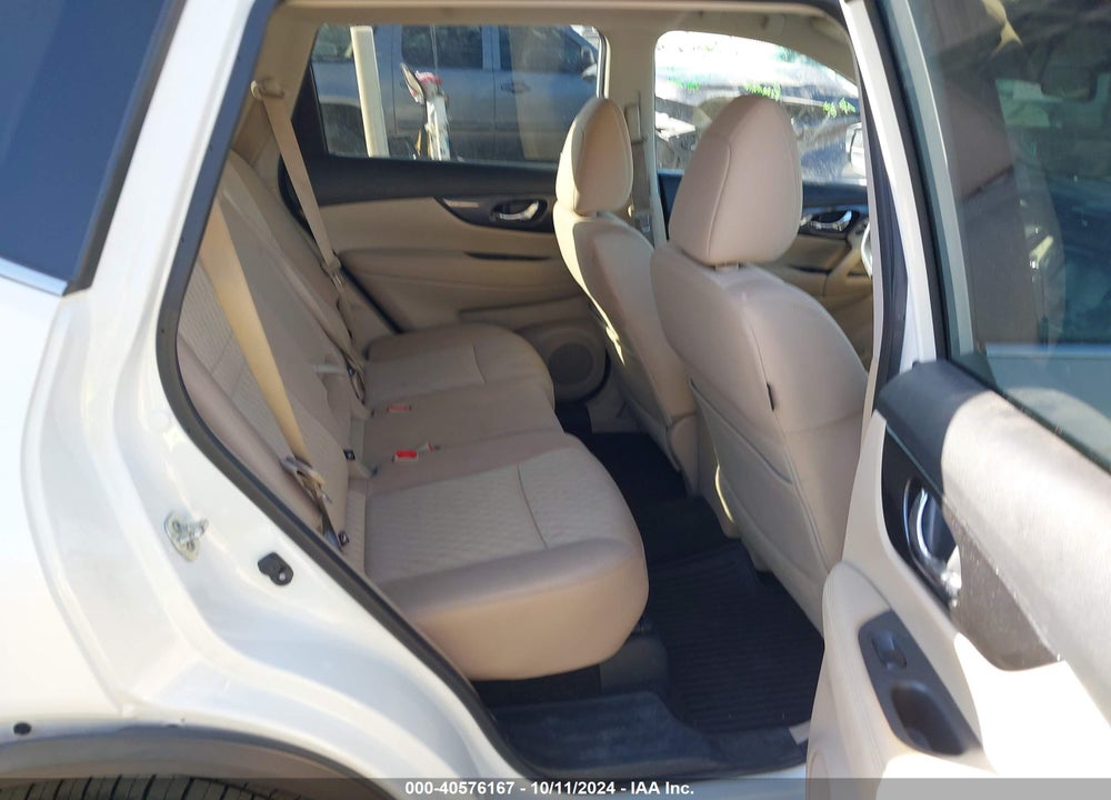 2018 NISSAN ROGUE SV VIN: KNMAT2MV5JP548226
