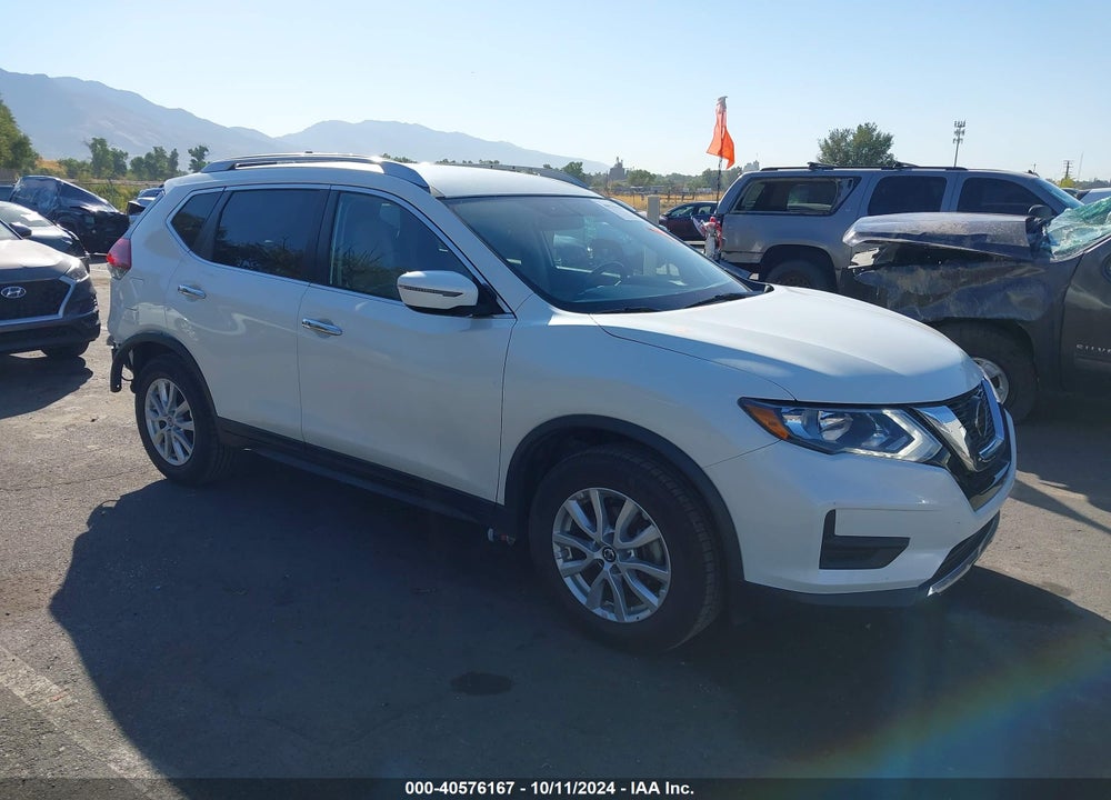 2018 NISSAN ROGUE SV VIN: KNMAT2MV5JP548226