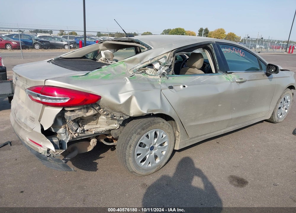 2019 FORD FUSION S VIN: 3FA6P0G77KR173533