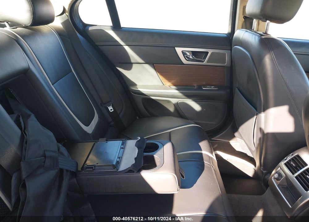 2015 JAGUAR XF 3.0 PORTFOLIO/3.0 SPORT VIN: SAJWJ0FF9F8U64791