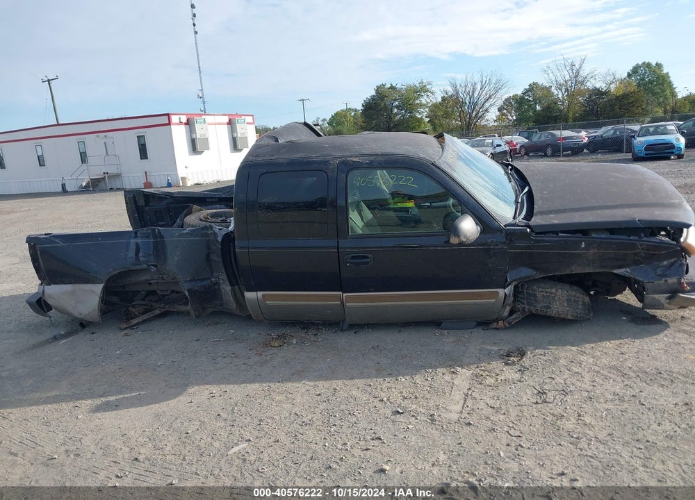 2003 CHEVROLET SILVERADO 1500 LS VIN: 2GCEK19T231172252