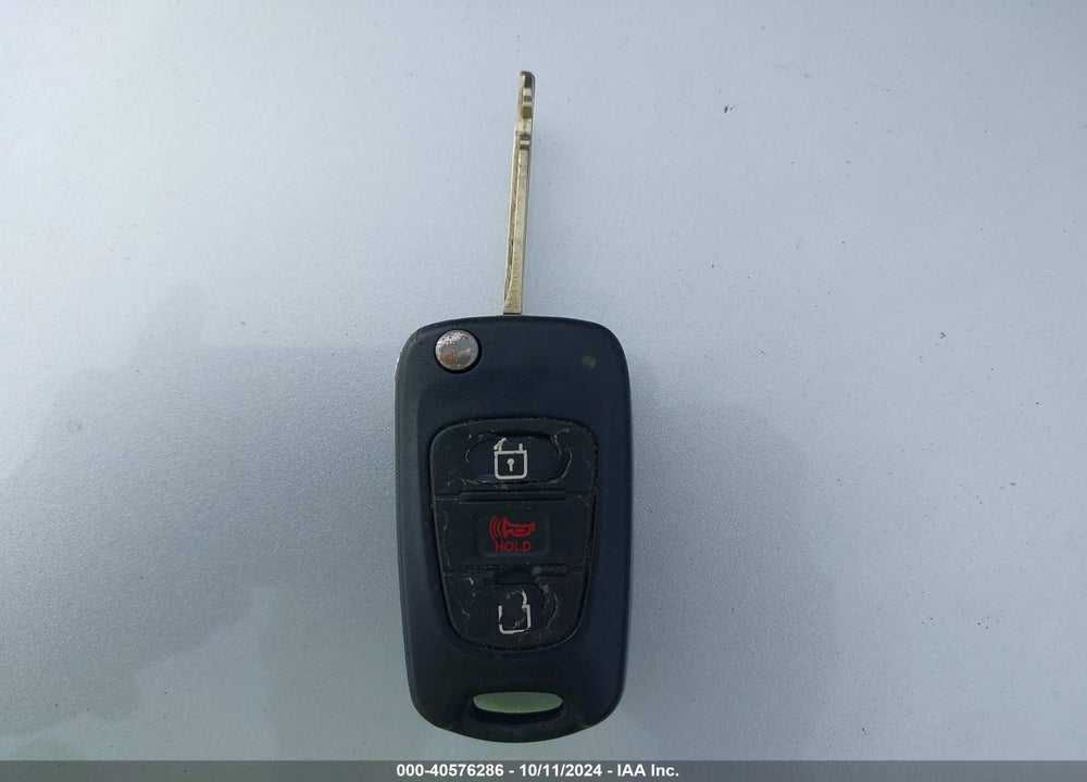 2013 KIA SOUL VIN: KNDJT2A61D7570855