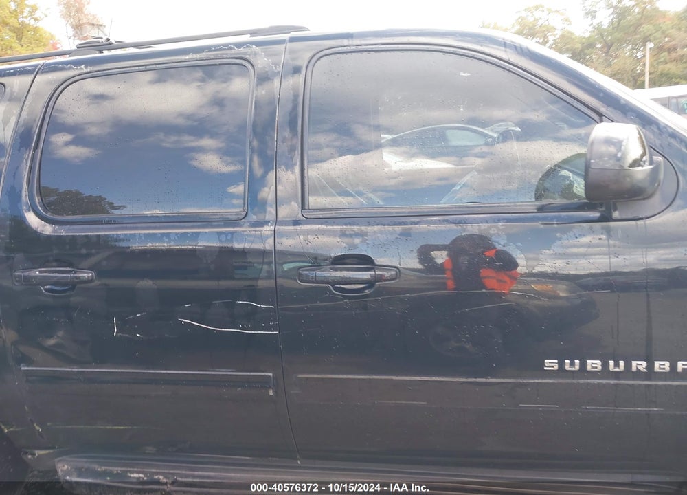2014 CHEVROLET SUBURBAN 1500 LT VIN: 1GNSKJE71ER104859