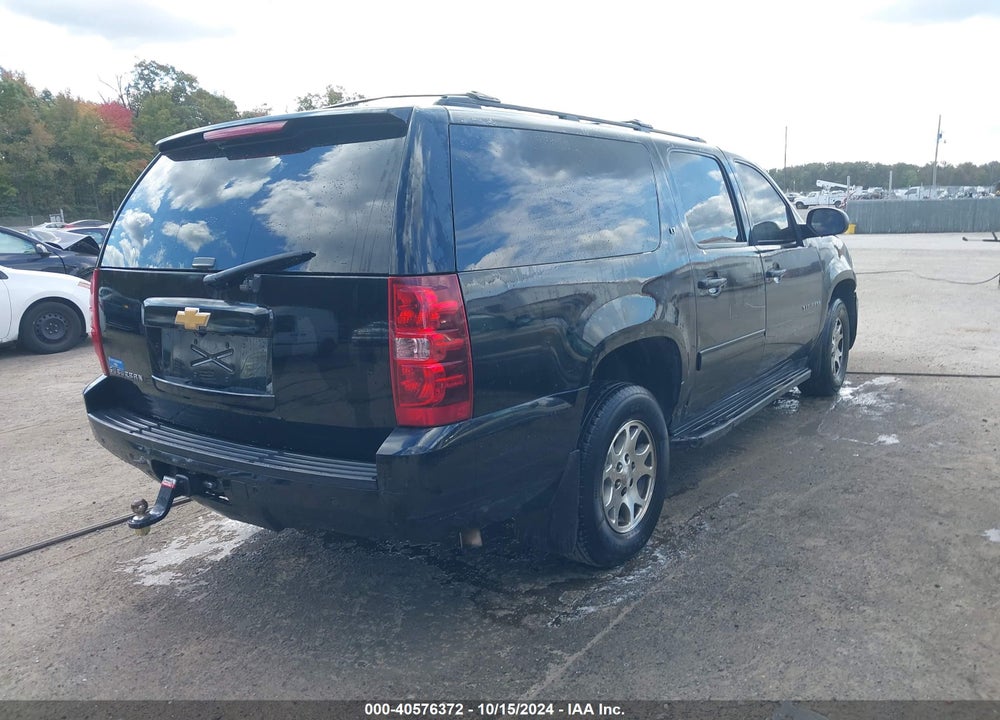 2014 CHEVROLET SUBURBAN 1500 LT VIN: 1GNSKJE71ER104859