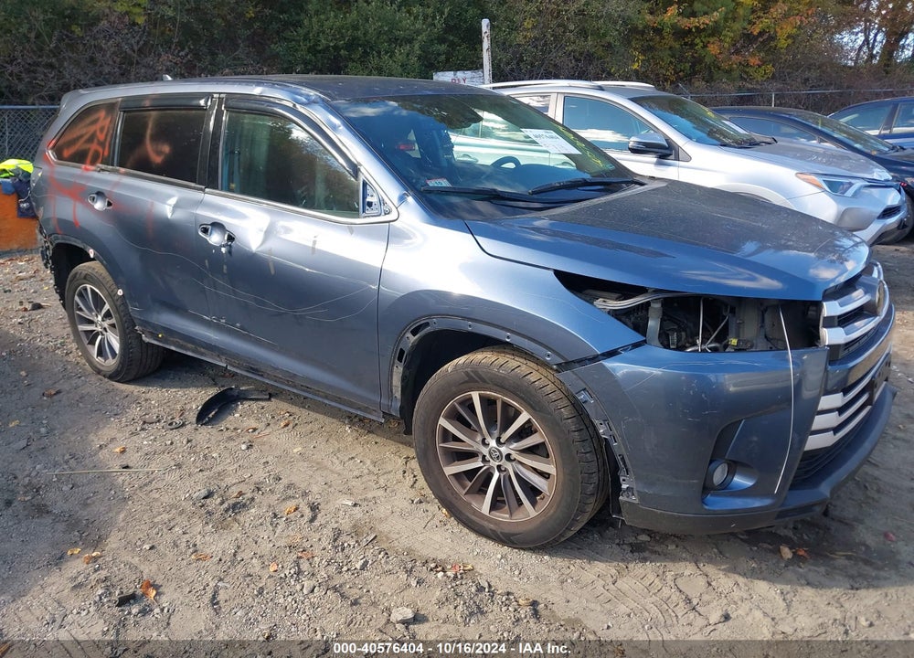 2018 TOYOTA HIGHLANDER XLE VIN: 5TDJZRFH4JS863992
