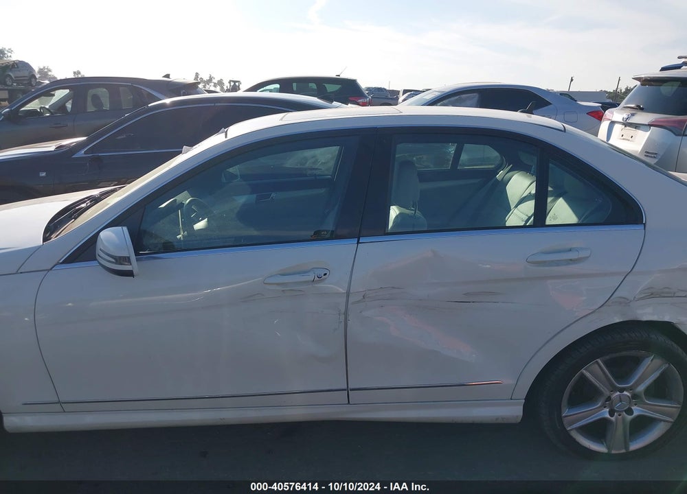2010 MERCEDES-BENZ C 300 LUXURY/SPORT VIN: WDDGF5EB1AR090699