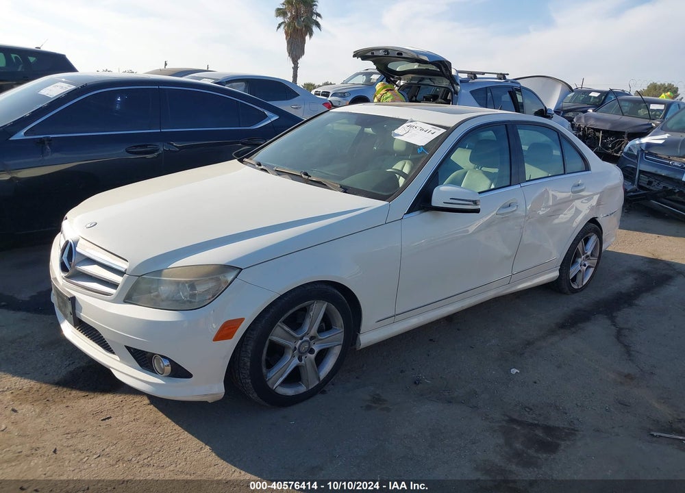 2010 MERCEDES-BENZ C 300 LUXURY/SPORT VIN: WDDGF5EB1AR090699