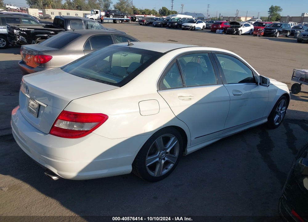 2010 MERCEDES-BENZ C 300 LUXURY/SPORT VIN: WDDGF5EB1AR090699