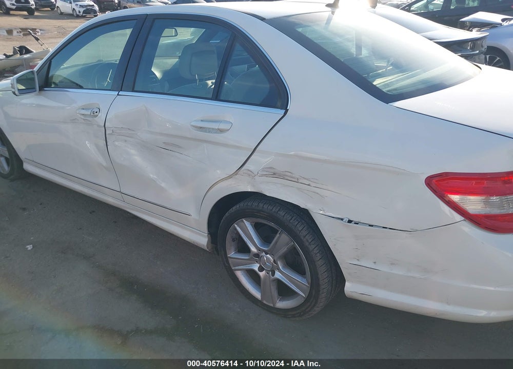 2010 MERCEDES-BENZ C 300 LUXURY/SPORT VIN: WDDGF5EB1AR090699