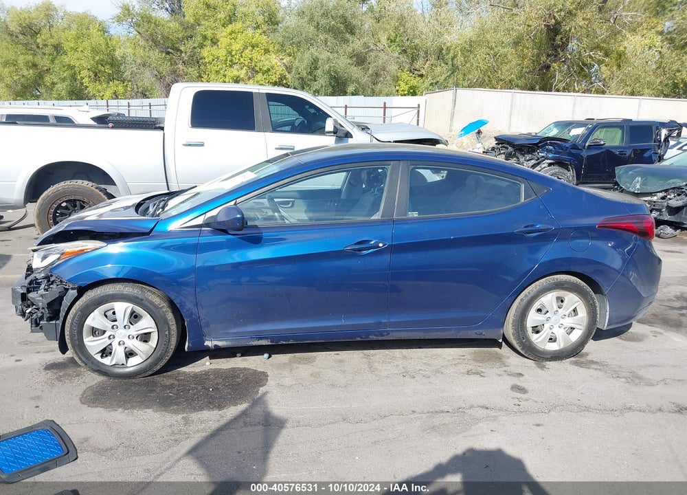 2016 HYUNDAI ELANTRA SE VIN: 5NPDH4AE2GH687099