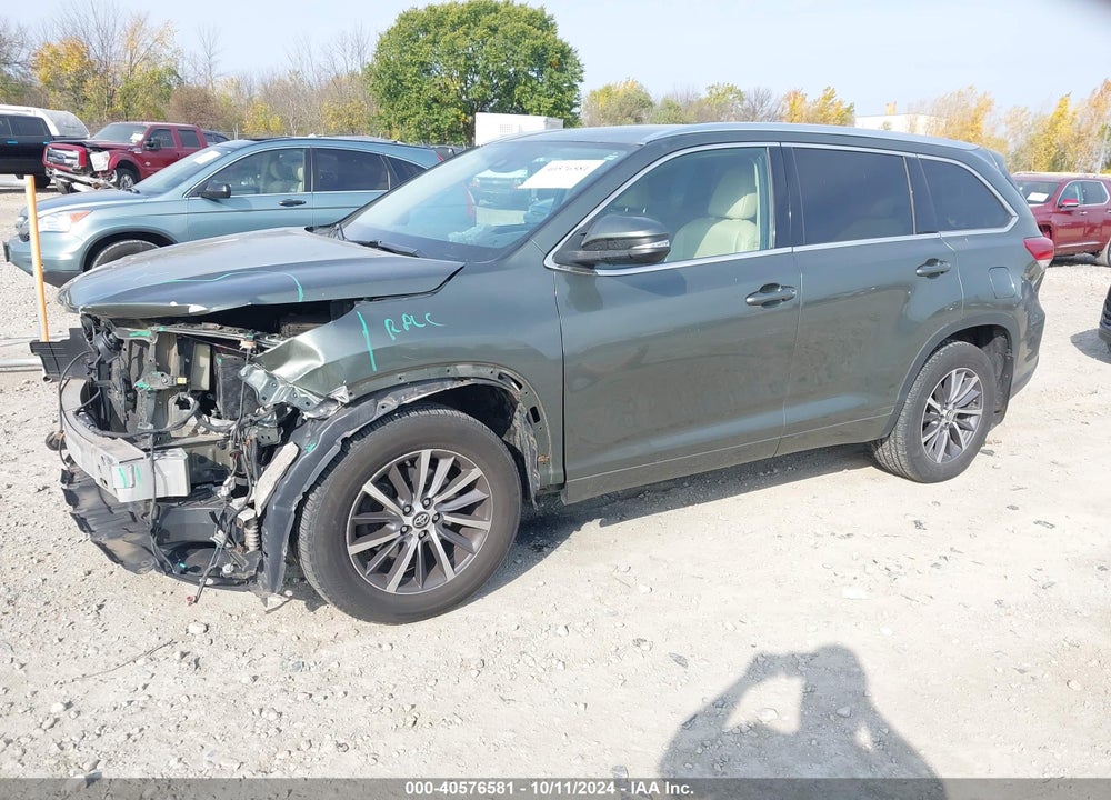 2017 TOYOTA HIGHLANDER XLE VIN: 5TDJZRFH0HS365055