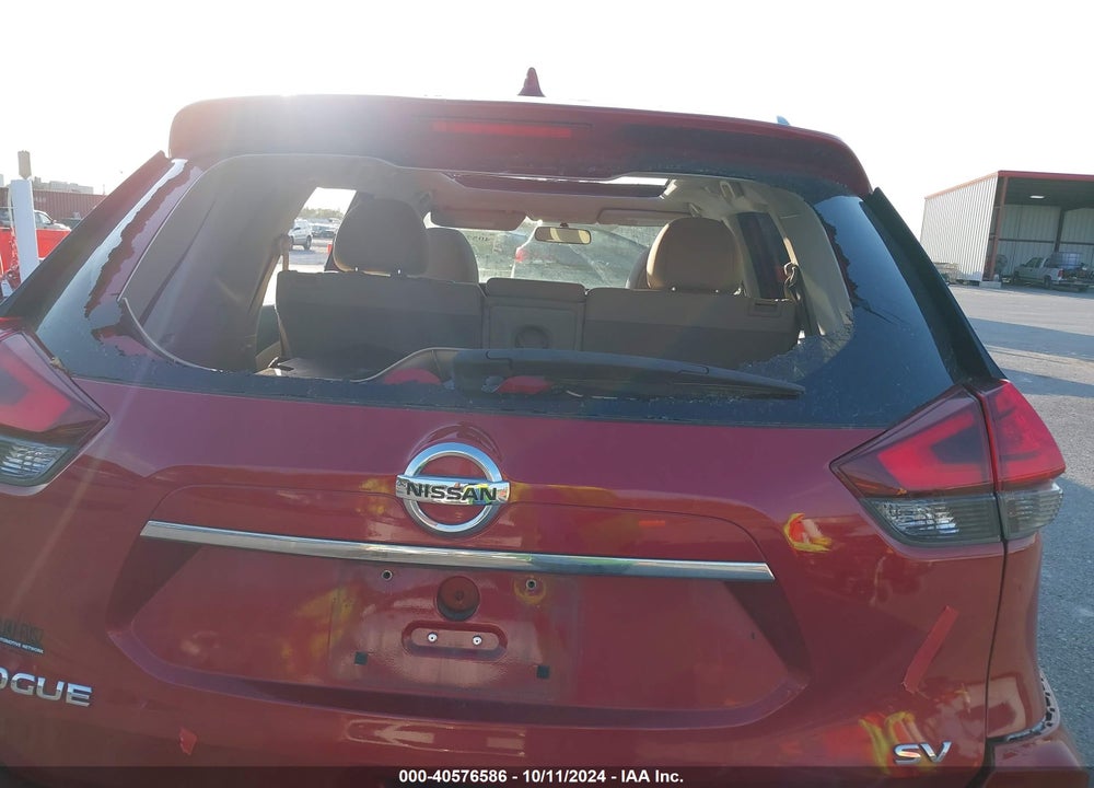 2017 NISSAN ROGUE VIN: 5N1AT2MT0HC828440