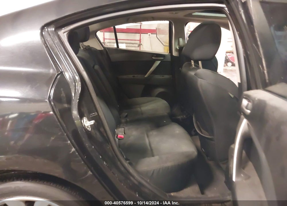 2011 MAZDA 3 S SPORT VIN: JM1BL1U58B1417231