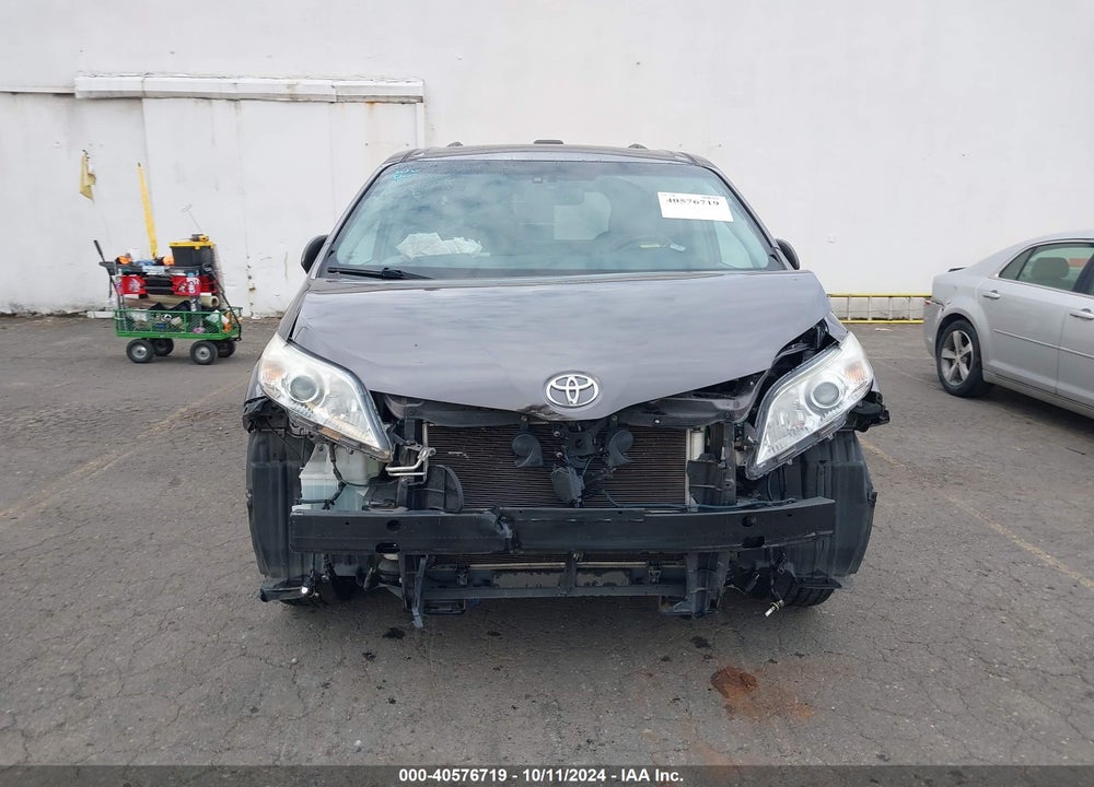 2013 TOYOTA SIENNA LIMITED V6 7 PASSENGER VIN: 5TDYK3DC7DS311088