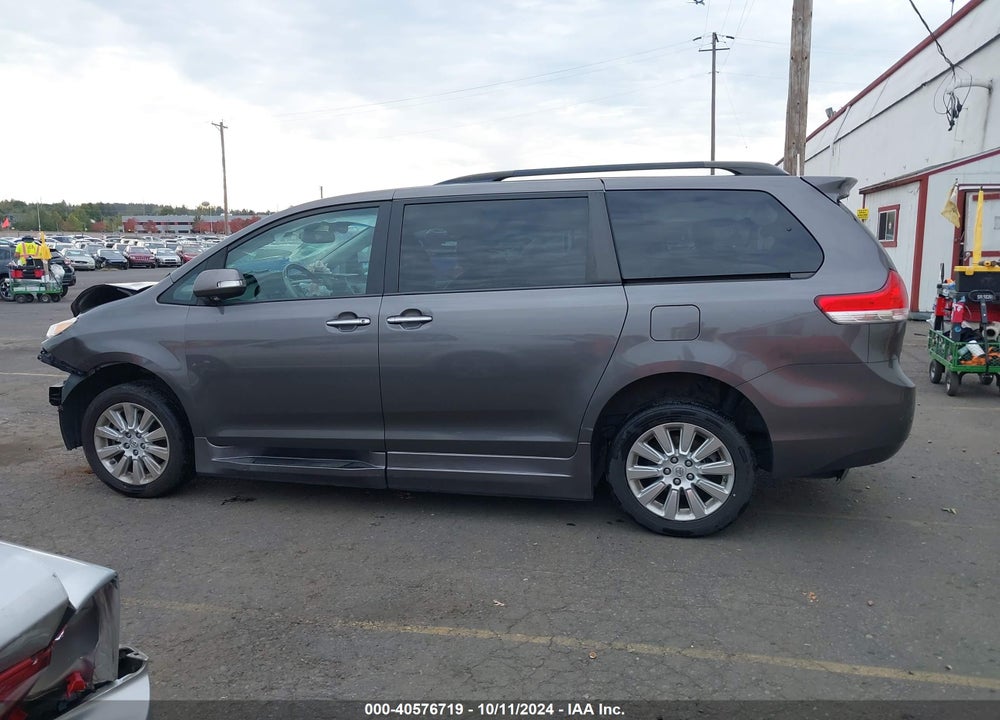 2013 TOYOTA SIENNA LIMITED V6 7 PASSENGER VIN: 5TDYK3DC7DS311088
