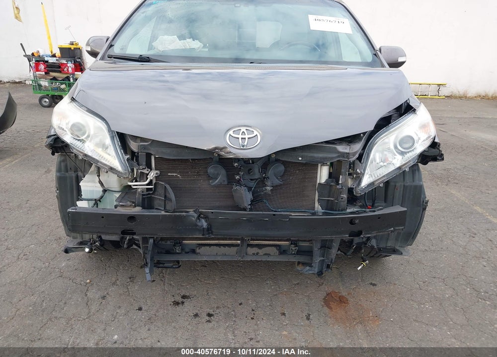 2013 TOYOTA SIENNA LIMITED V6 7 PASSENGER VIN: 5TDYK3DC7DS311088