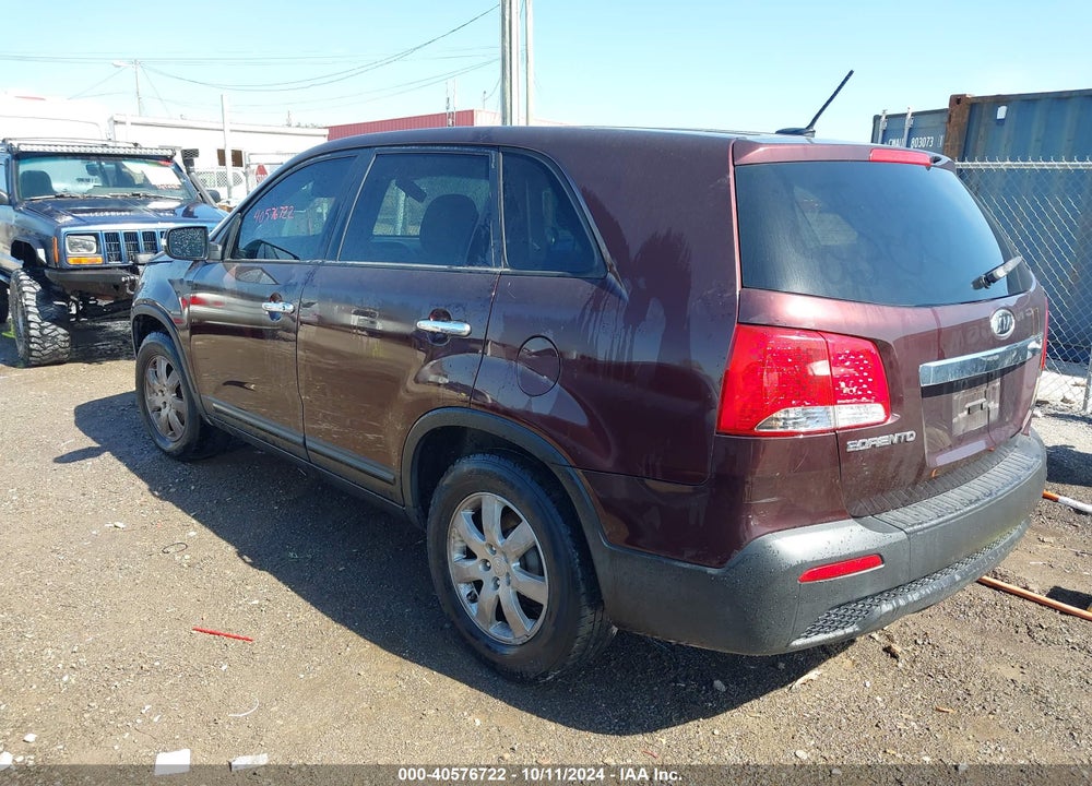 2013 KIA SORENTO LX VIN: 5XYKT3A14DG354452