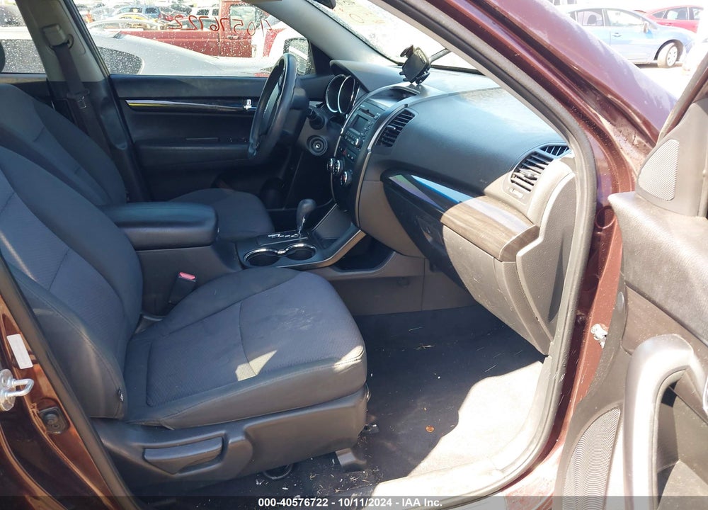2013 KIA SORENTO LX VIN: 5XYKT3A14DG354452