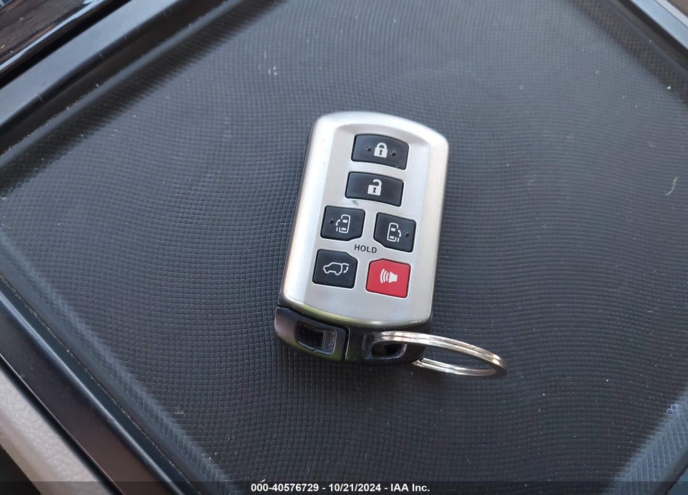 2020 TOYOTA SIENNA XLE VIN: 5TDYZ3DC2LS064296