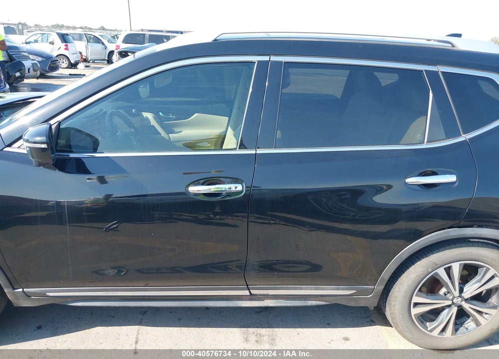 2017 NISSAN ROGUE SL VIN: JN8AT2MT0HW381504