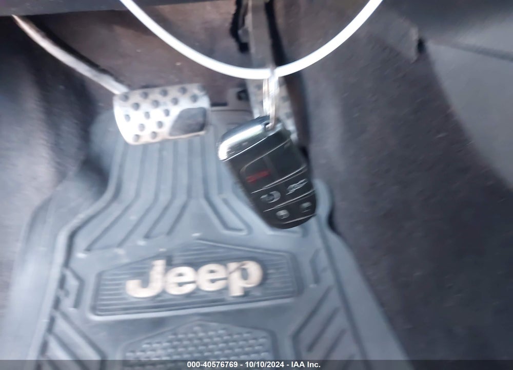 2017 JEEP GRAND CHEROKEE SRT 4X4 VIN: 1C4RJFDJ6HC708984