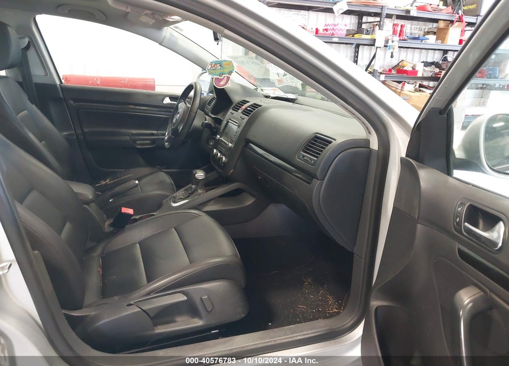 2010 VOLKSWAGEN JETTA WOLFSBURG EDITION VIN: 3VWRA7AJ5AM103642