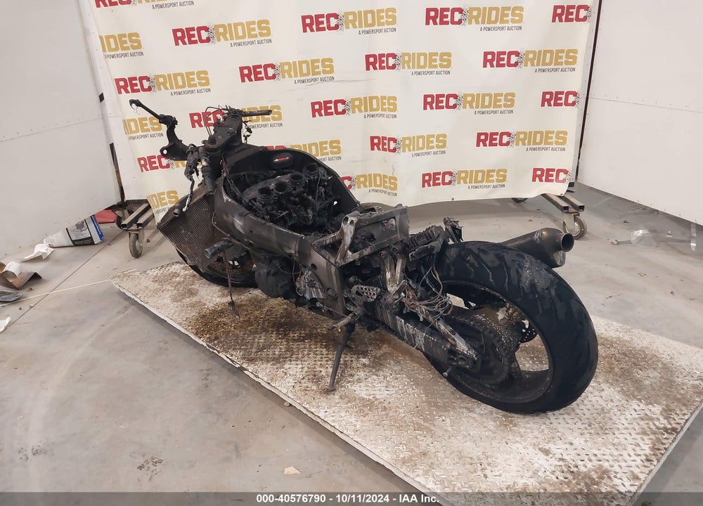 2005 SUZUKI GSX-R600 K VIN: JS1GN7CA452106616