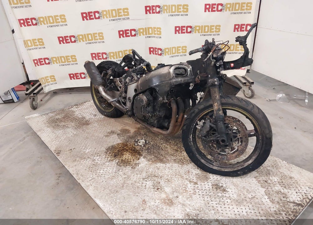 2005 SUZUKI GSX-R600 K VIN: JS1GN7CA452106616