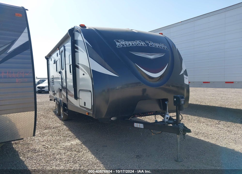 2016 NORTH TRAIL TRAVEL TRAILER VIN: 5SFNB262XGE313653
