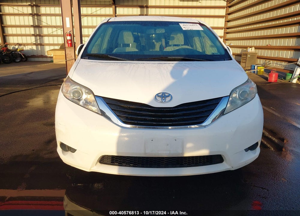 2013 TOYOTA SIENNA LE V6 7 PASSENGER AUTO ACCESS SEAT/LE V6 8 PASSENGER VIN: 5TDKK3DC4DS317128