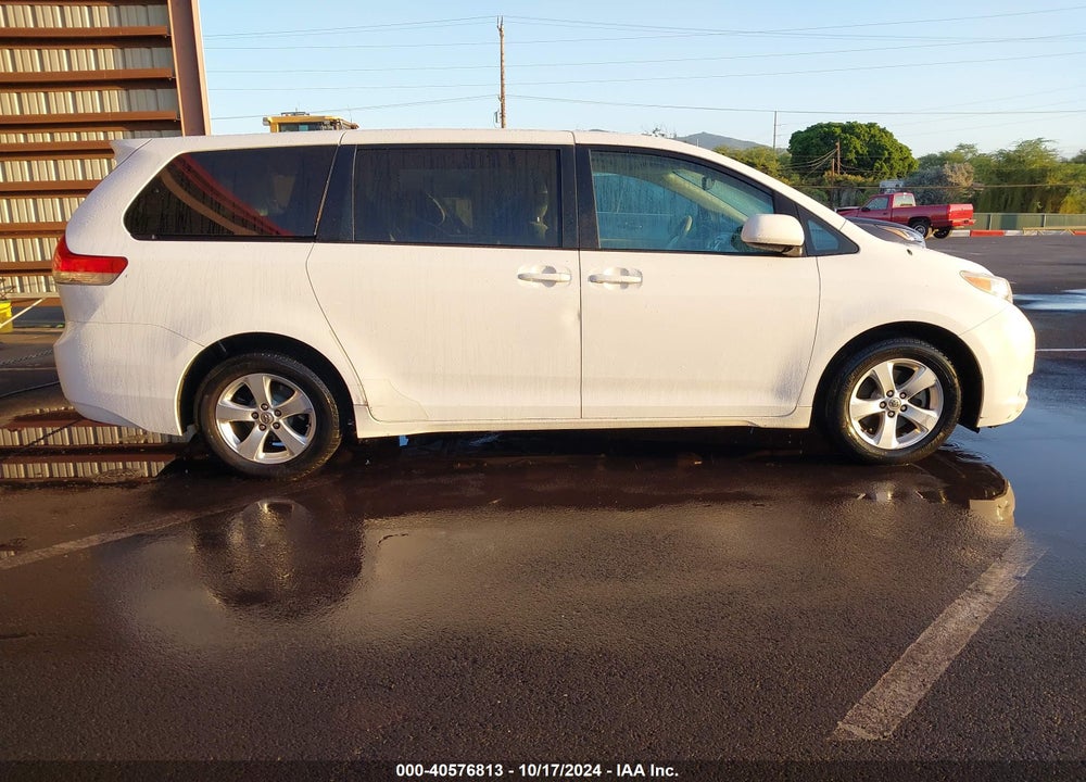 2013 TOYOTA SIENNA LE V6 7 PASSENGER AUTO ACCESS SEAT/LE V6 8 PASSENGER VIN: 5TDKK3DC4DS317128