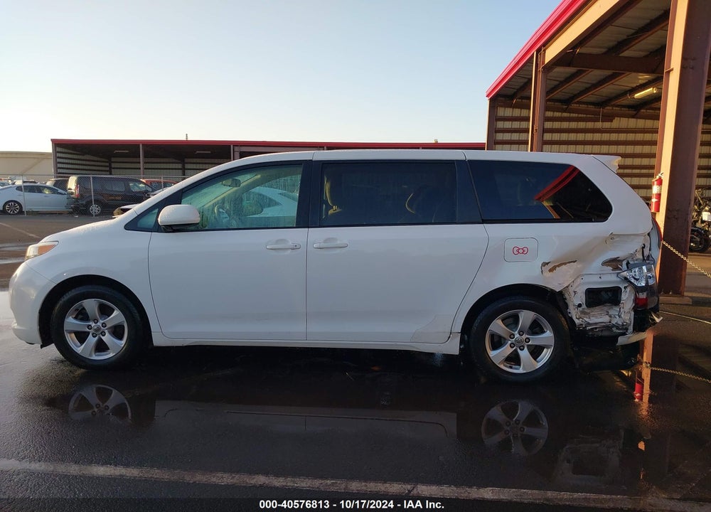 2013 TOYOTA SIENNA LE V6 7 PASSENGER AUTO ACCESS SEAT/LE V6 8 PASSENGER VIN: 5TDKK3DC4DS317128