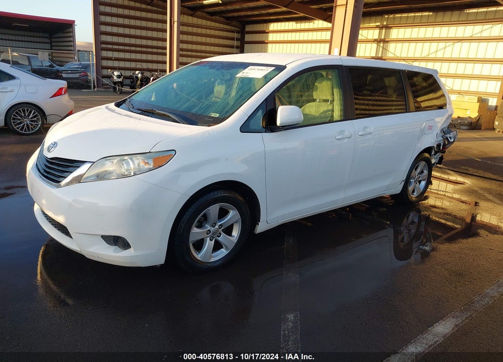 2013 TOYOTA SIENNA LE V6 7 PASSENGER AUTO ACCESS SEAT/LE V6 8 PASSENGER VIN: 5TDKK3DC4DS317128