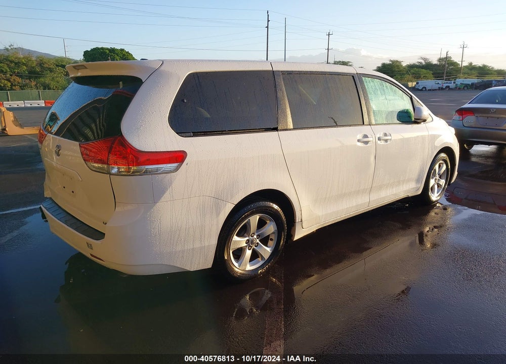 2013 TOYOTA SIENNA LE V6 7 PASSENGER AUTO ACCESS SEAT/LE V6 8 PASSENGER VIN: 5TDKK3DC4DS317128