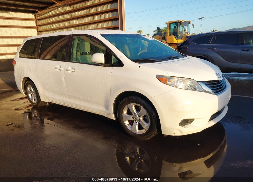 2013 TOYOTA SIENNA LE V6 7 PASSENGER AUTO ACCESS SEAT/LE V6 8 PASSENGER VIN: 5TDKK3DC4DS317128