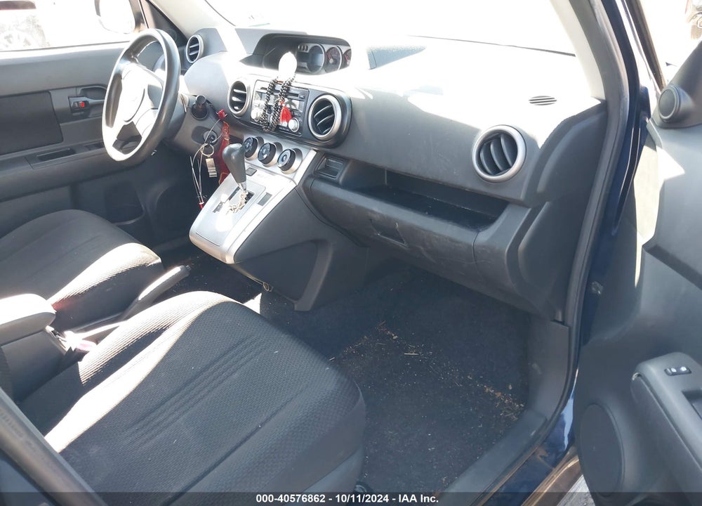 2008 SCION XB VIN: JTLKE50E381037945