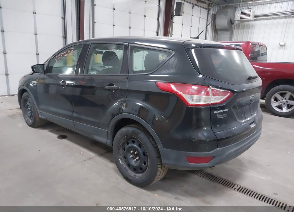 2015 FORD ESCAPE S VIN: 1FMCU0F73FUA39572