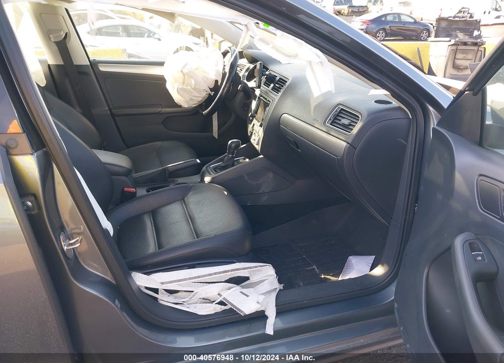 2015 VOLKSWAGEN JETTA 1.8T SE VIN: 3VWD17AJXFM342816
