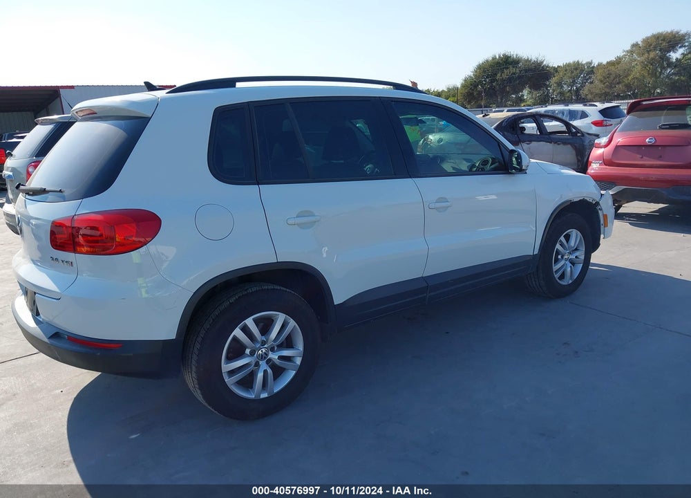 2015 VOLKSWAGEN TIGUAN S VIN: WVGAV7AX1FW550903