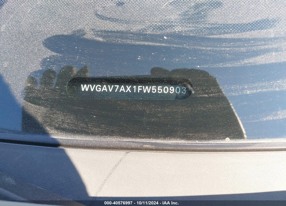 2015 VOLKSWAGEN TIGUAN S VIN: WVGAV7AX1FW550903