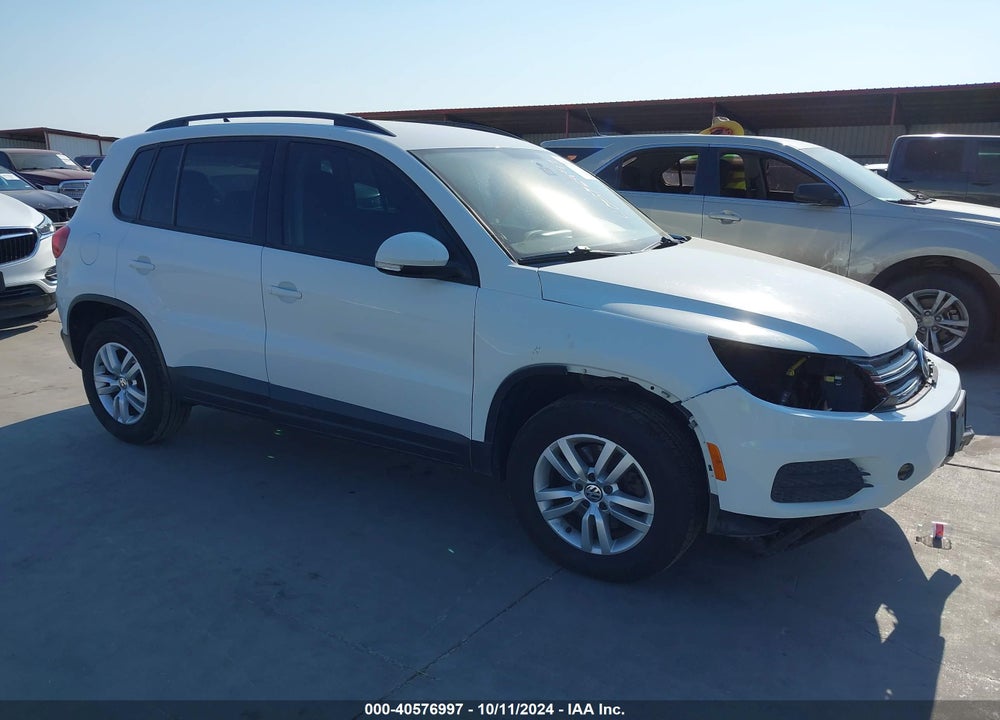 2015 VOLKSWAGEN TIGUAN S VIN: WVGAV7AX1FW550903