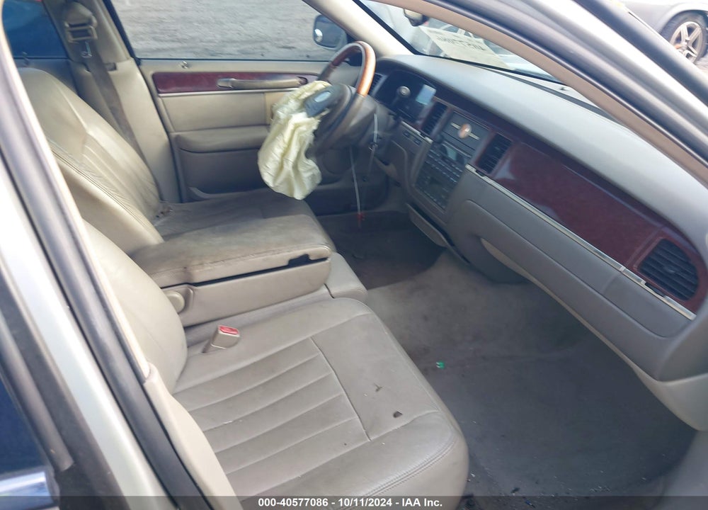 2003 LINCOLN TOWN CAR SIGNATURE VIN: 1LNHM82W73Y703782