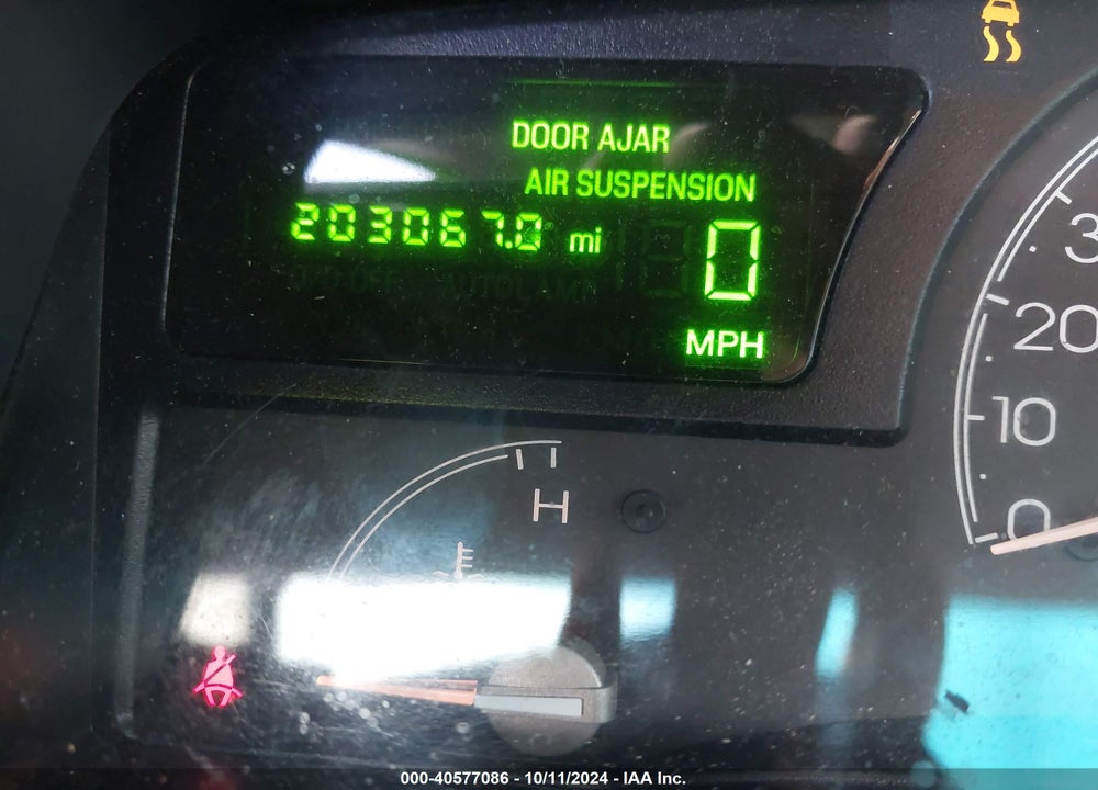 2003 LINCOLN TOWN CAR SIGNATURE VIN: 1LNHM82W73Y703782